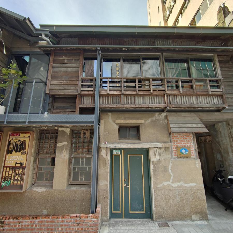 Jerry'S Mazehut Hostel Tainan Exterior foto